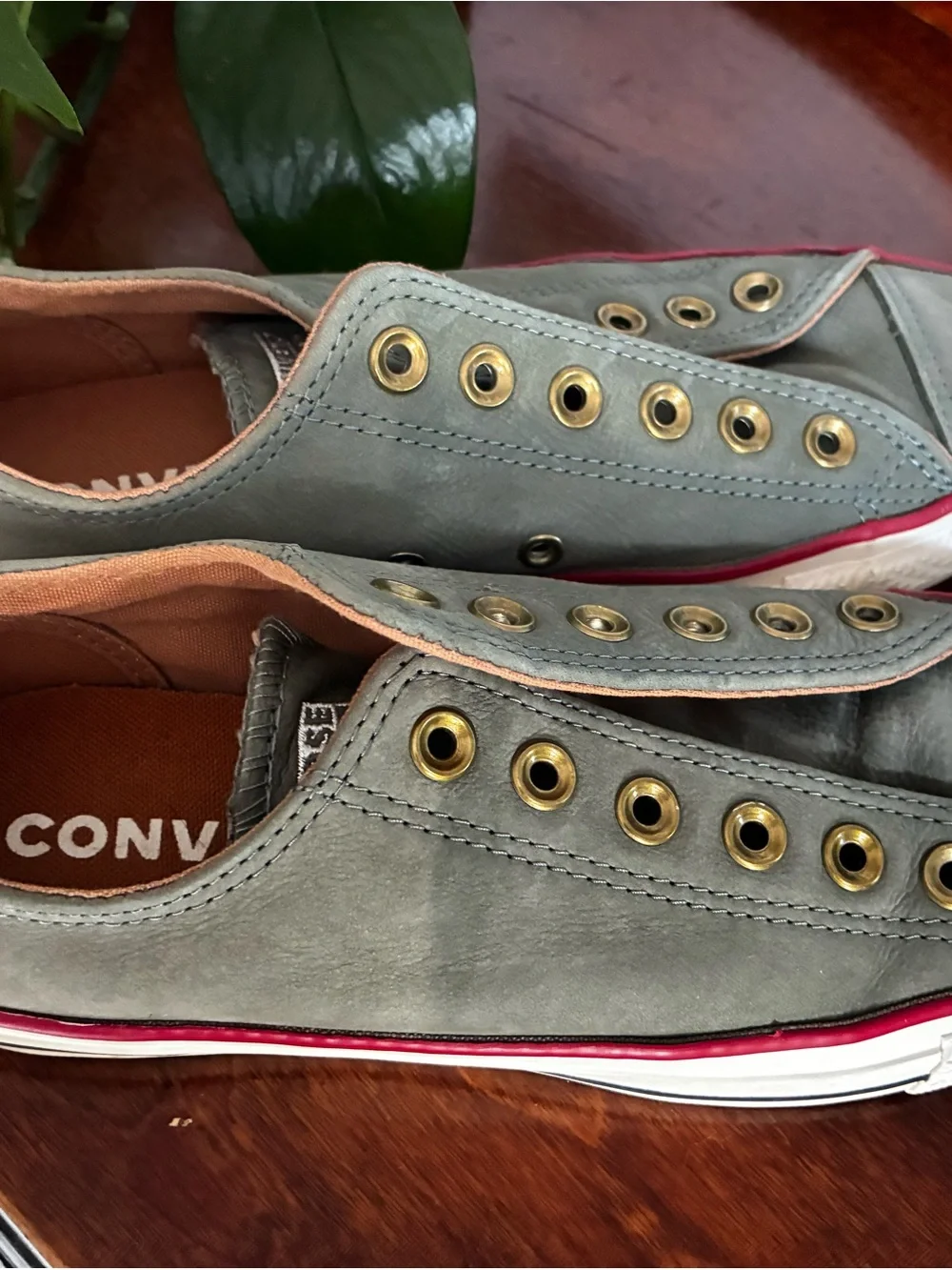 Women’s Converse One Star Athletic Shoes Olive Green Leather size 7